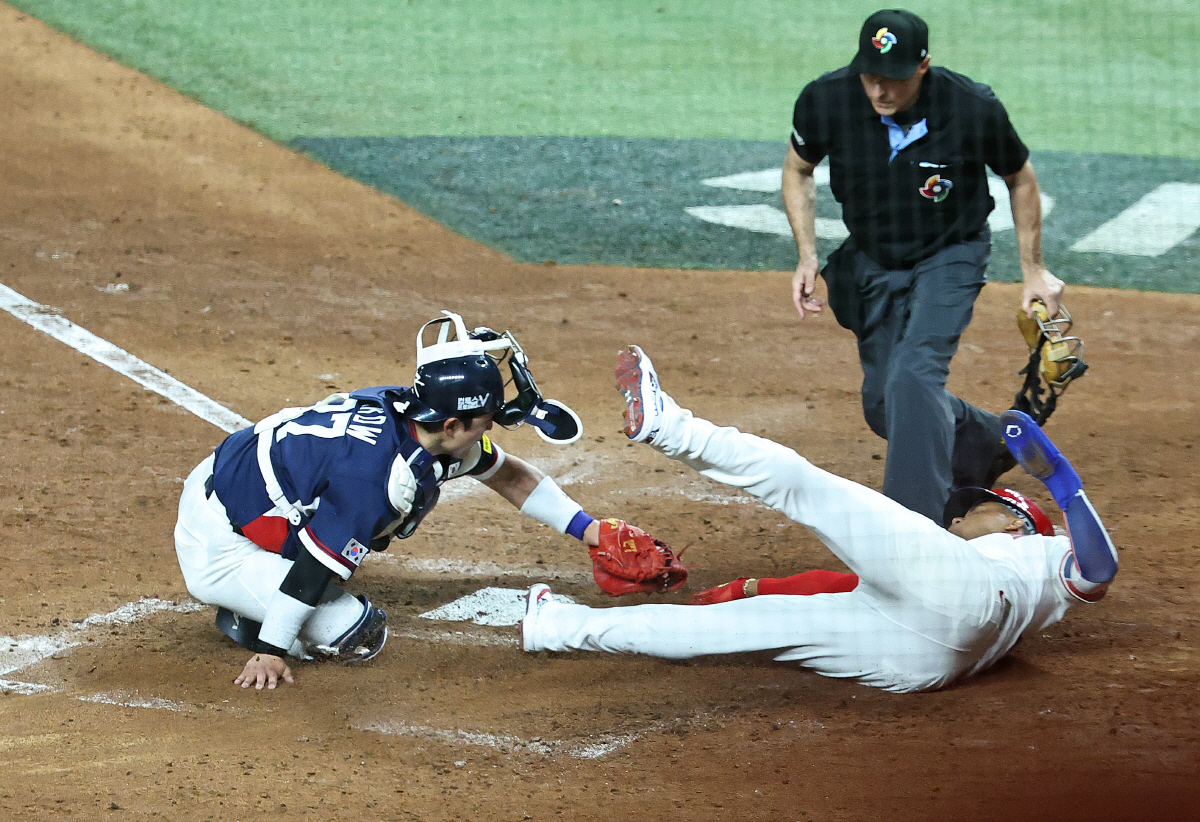 문보경 병살타 처리하고 2이닝 무실점 3K, 도미니카 구원 아브레우 보면…