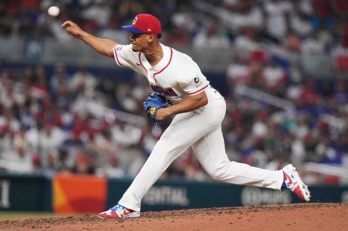 문보경 병살타 처리하고 2이닝 무실점 3K, 도미니카 구원 아브레우 보면서 주니치가 웃었다, 2년 만에 일본 복귀해 선발로 승부수[민창기의 일본야구]