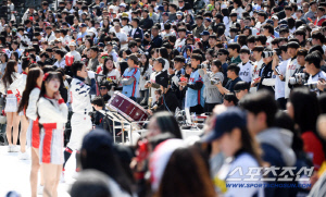 도박 파문? 3월인데 벌써 우렁찬 '마' 함성…시범경기 예매만 1만3000석 돌파, 야구수도의 위엄 [부산현장]