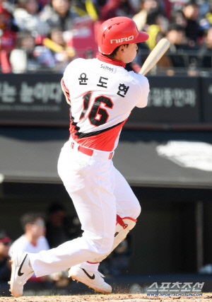 방망이 실력만큼은 '찐'이다...KIA 윤도현, 시범경기 첫 홈런포 작렬 [광주 현장]