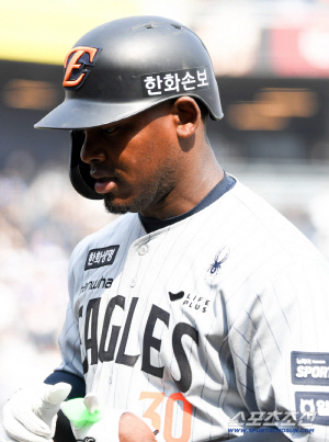 페라자 이래서 돌아왔다…동점포 폭발 '시범경기 첫 홈런'