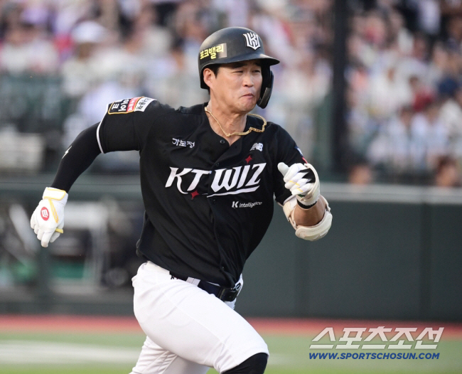 올해는 달라질까 했는데, 9회 무너진 15억 FA...KIA, KT와 난…