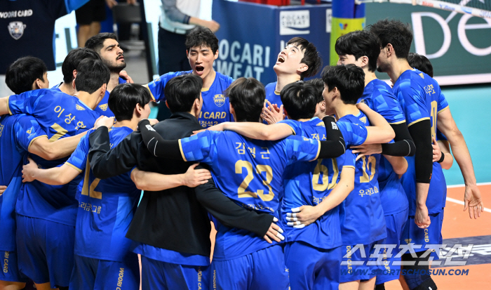 마지막이 꼴찌 삼성화재전이다...우리카드의 기적, 화려한 봄 배구 입성으로 마무리 될까