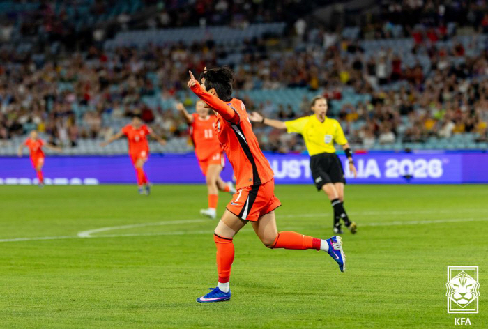 골골골골골골! "亞 최강 일본 나와" 비즈니스석 논란 '완벽 삭제'...…