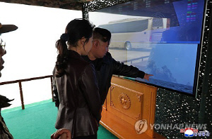 北방사포 타격훈련…김정은 