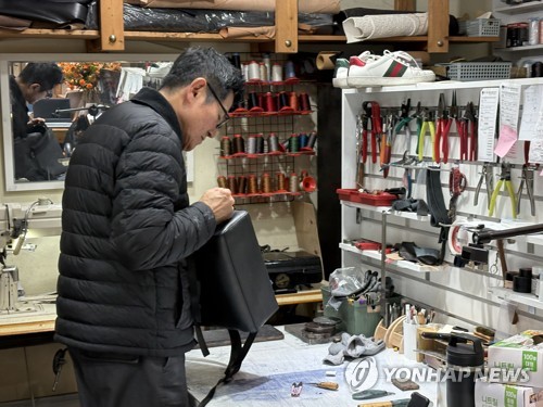 [샷!] "조각 하나라도 좋으니 붙여달라고 간곡히…"