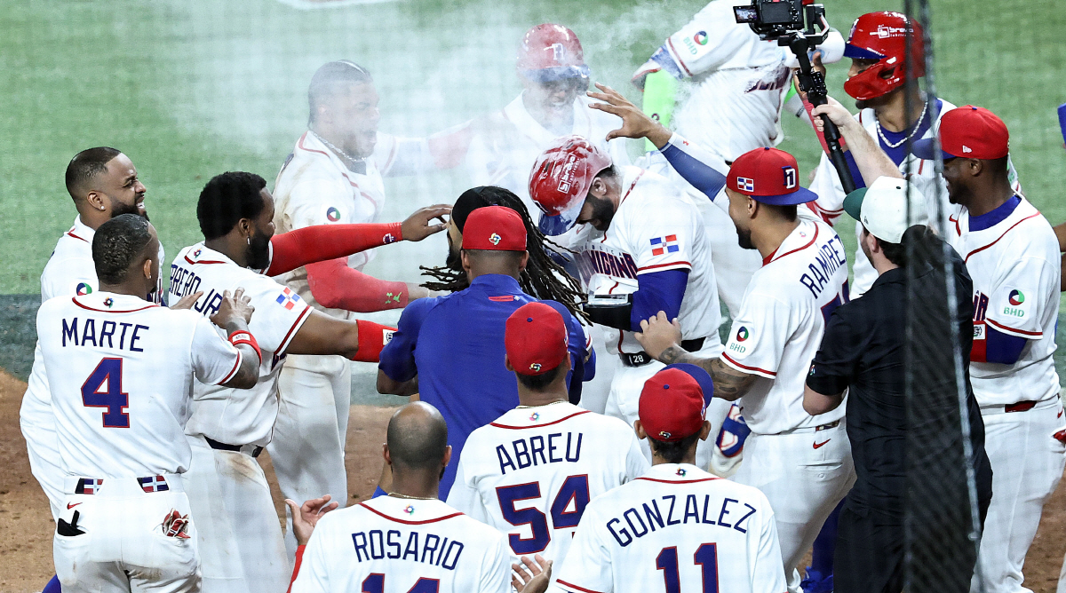 "한국 상대로 수영" 참혹했다! '재기불능' 박살 낸 도미니카…미친 타선…