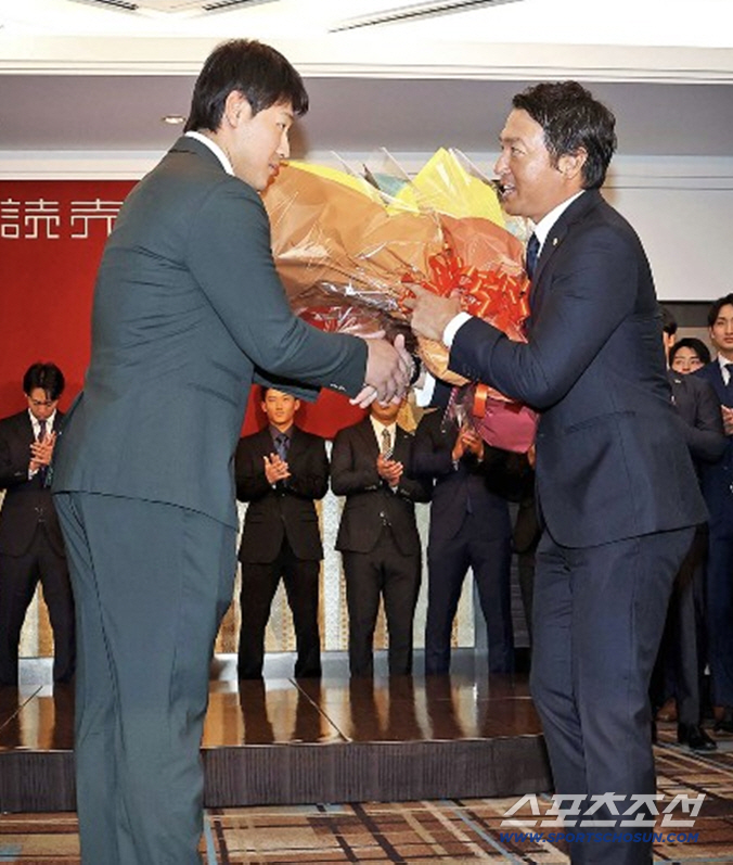 상대 투수는 6구 연속 직구만 던지고, 상대팀 감독은 타구 방향 지시, …