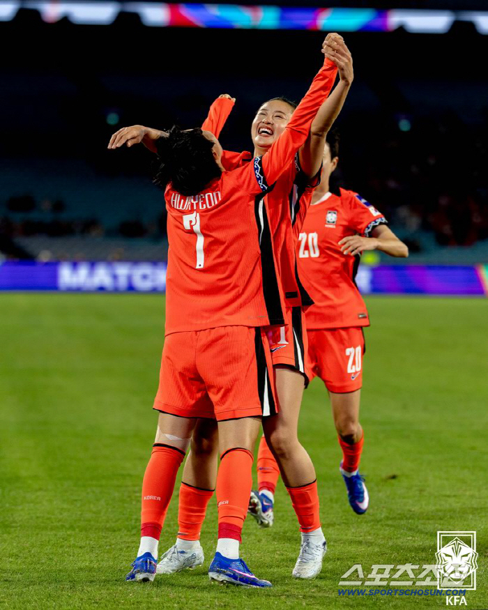 "韓 압도적 경기" 日 극찬 터졌다→'한일전 가능성' 관심 폭발…볼 점유…