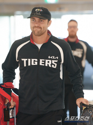 첫 시범경기 4실점 난조, KIA 에이스에 무슨 일이? 감독은 