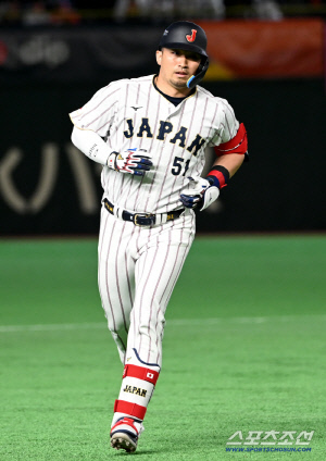 초비상 日, 충격 교체 단행! 1274억 타자를 1회 끝나고 빼버렸다! → 도루실패 엄중 문책인가 [마이애미 현장]