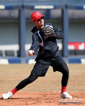 KIA에 80억 FA 유격수 공백은 없다...이범호 감독 벌써 대만족 