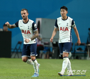 '당신은 진정한 토트넘의 영웅입니다' '손흥민의 절친' 제임스 매디슨, 2부 추락해도 잔류..연봉 50% 삭감 승격 위해 몸바친다