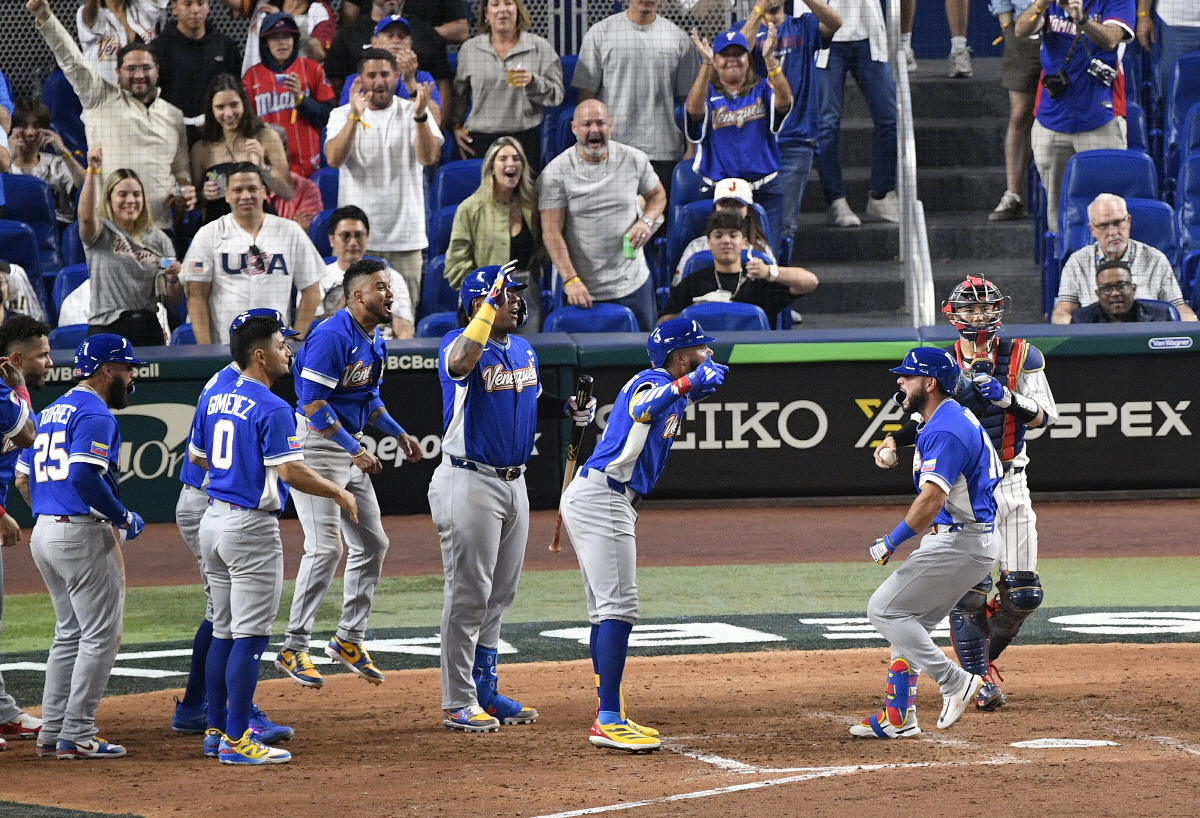 거인 일본 컷!! → '월급 0원' 베네수엘라 감독 소감 "다윗과 골리앗…