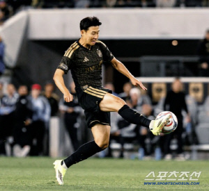 '감독 전술 문제인가, 집중견제 탓인가' '공격형 MF' 손흥민 6경기 골침묵 답답..LAFC 4전 전승-7경기 무패행진 질주