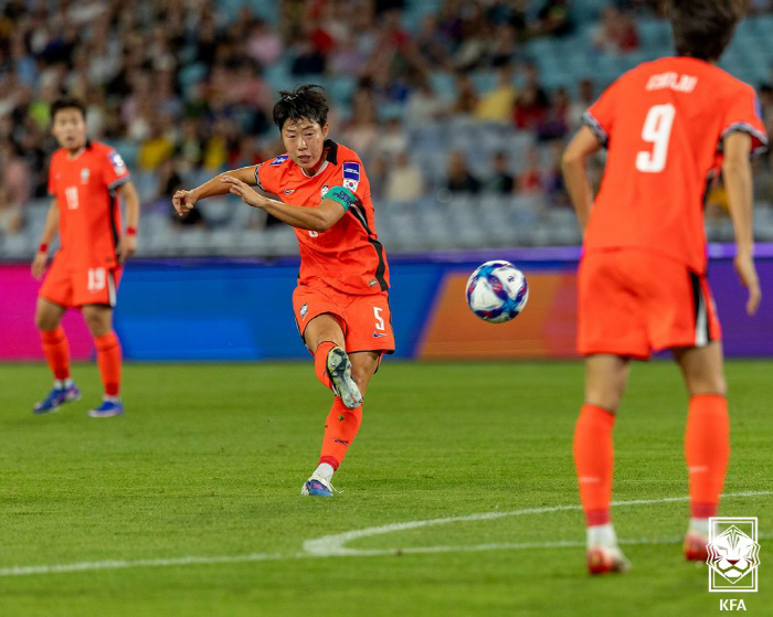 '논란 지운 압도적 경기력' 신상우호, 월드컵 진출로 핵심 과제 달성..…