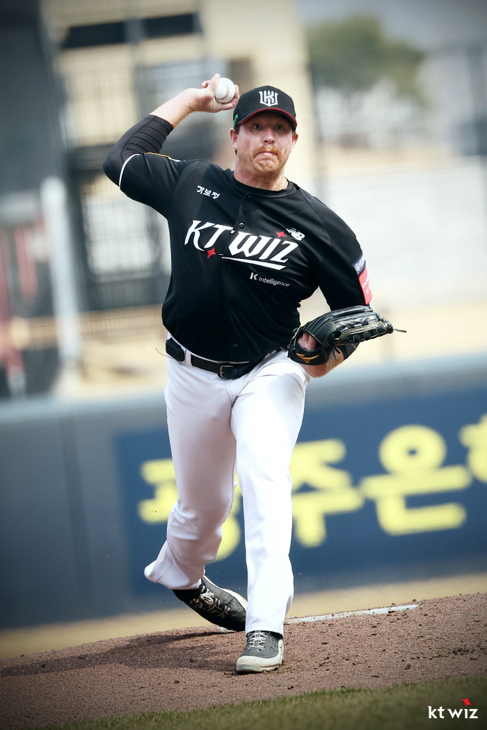 전율의 4타자 연속 삼진, 역시 다저스 개막 엔트리 투수는 다르다 하는 순간... 