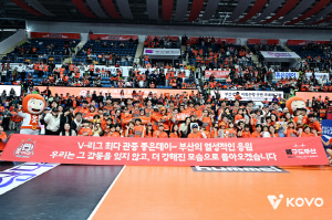 OK저축은행, 봄 배구는 못 갔지만 그보다 더 값진 걸 얻었다...부산 연고지 이전 '초대박' 드라마