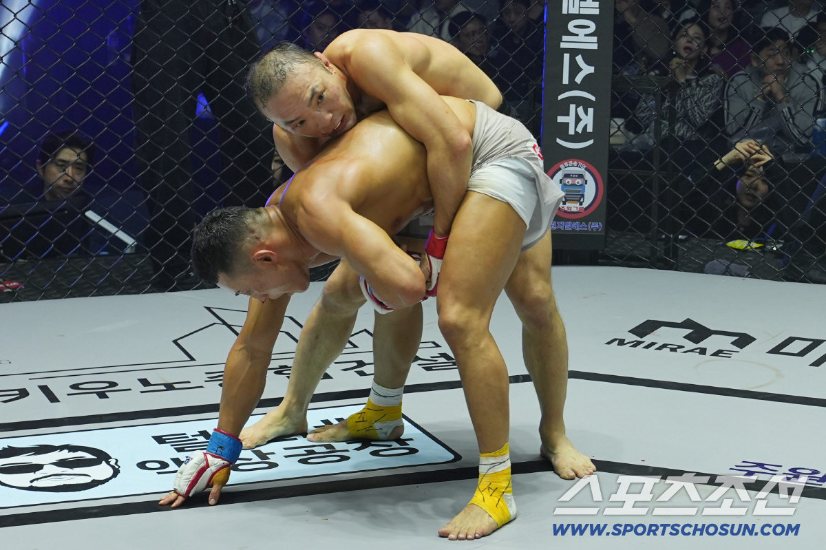 1년 넘게 걸린 재대결. 영리했던 베테랑이 최강자 지켰다. 1억원도 가져…