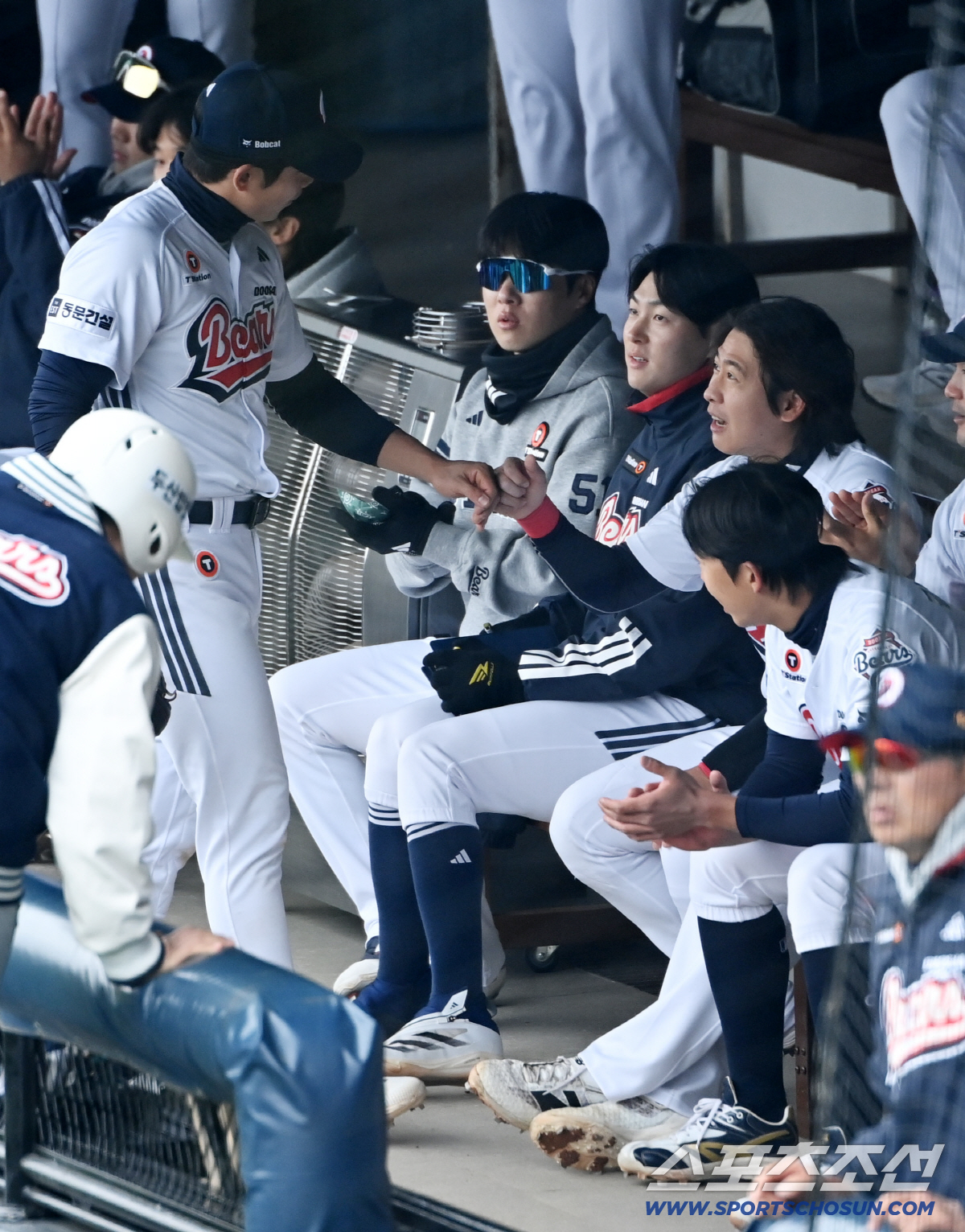 '왜 반응이 없어?' 박찬호, 이적 첫 홈런→동료 무관심에 '멘붕'...…