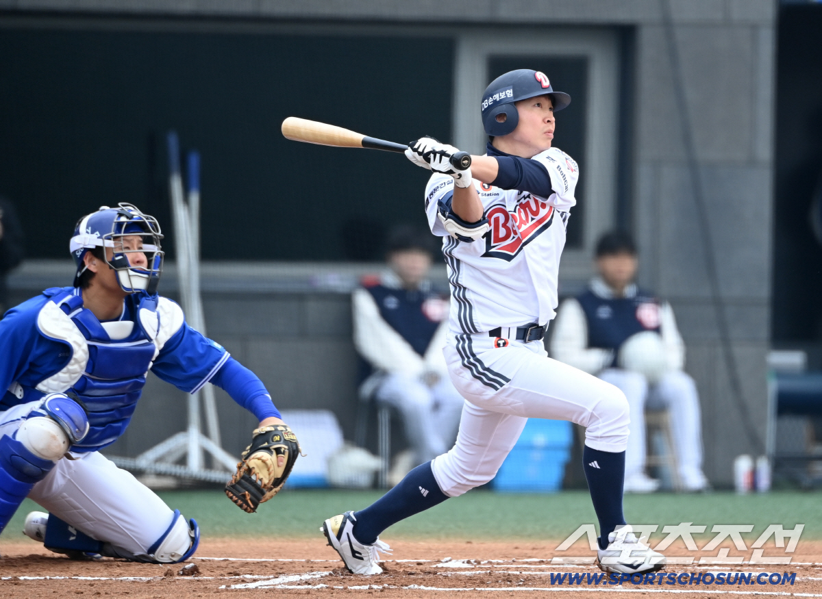 '홈런 대결이야?' 정수빈 투런포에 웃음 짓던 박찬호, 스리런포로 '나도…