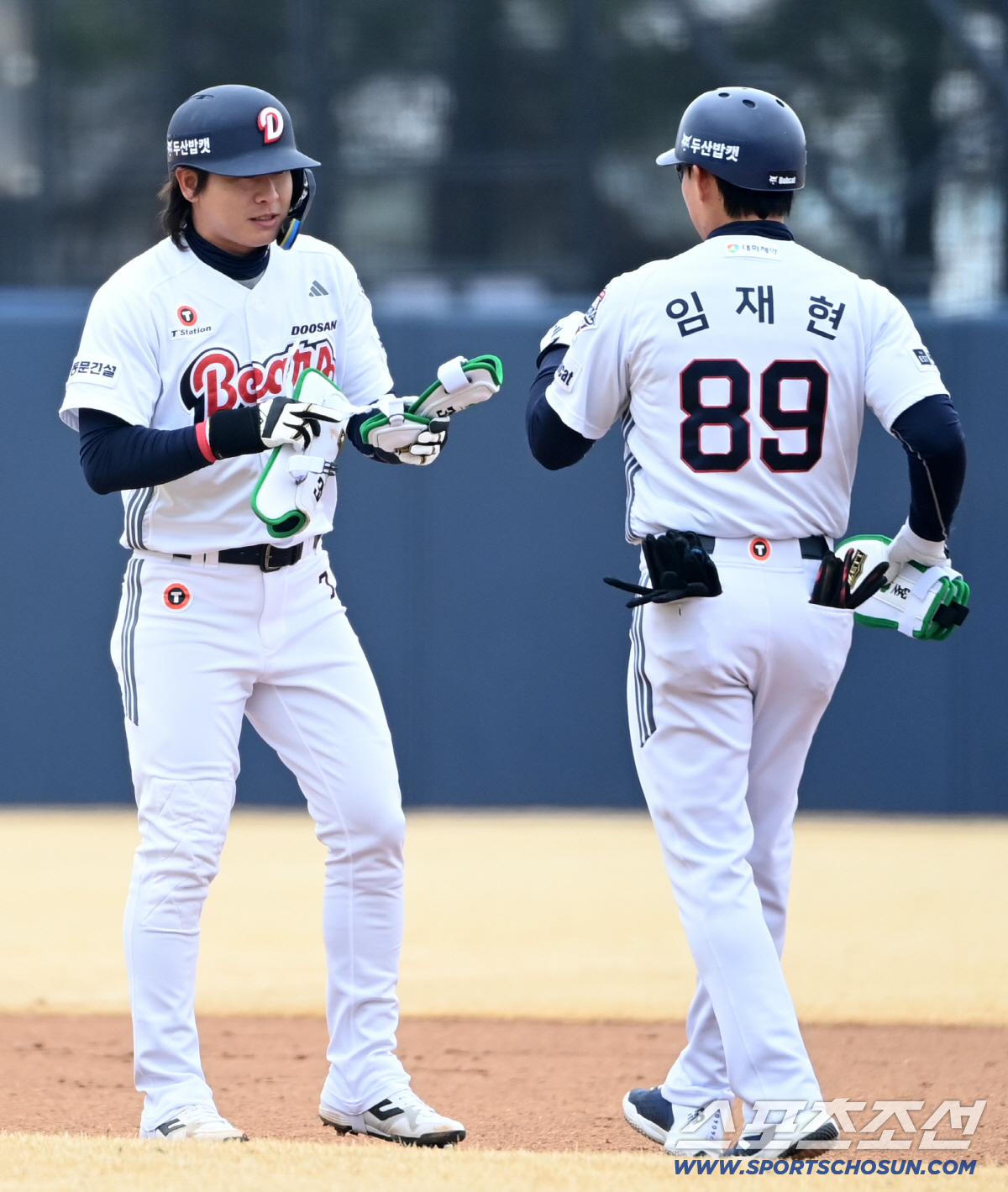 '홈런 대결이야?' 정수빈 투런포에 웃음 짓던 박찬호, 스리런포로 '나도…