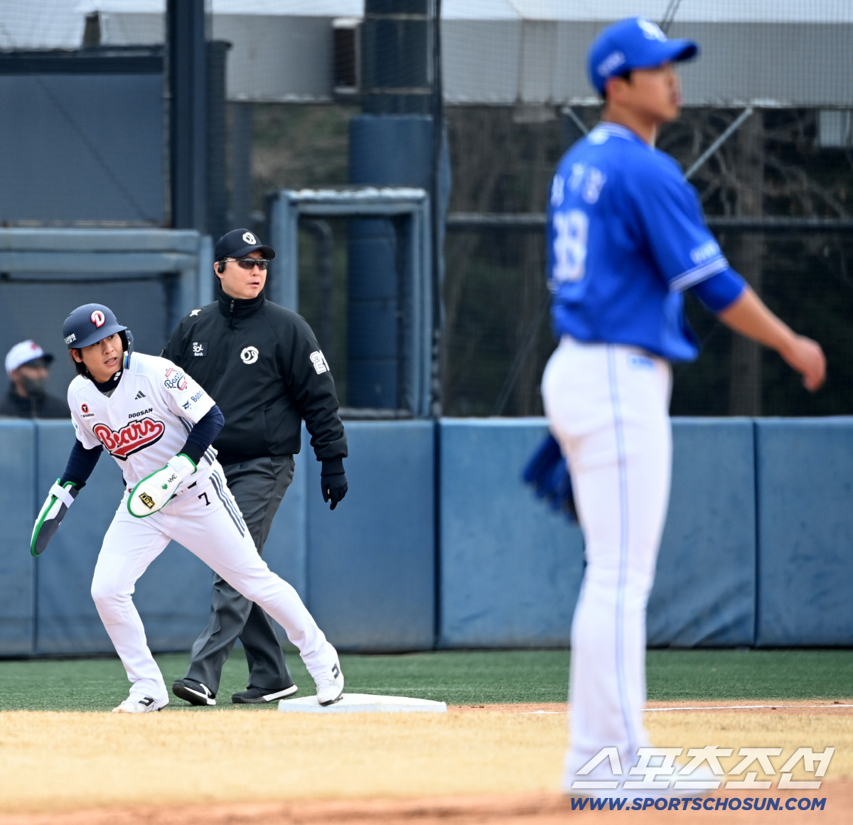 '홈런 대결이야?' 정수빈 투런포에 웃음 짓던 박찬호, 스리런포로 '나도…