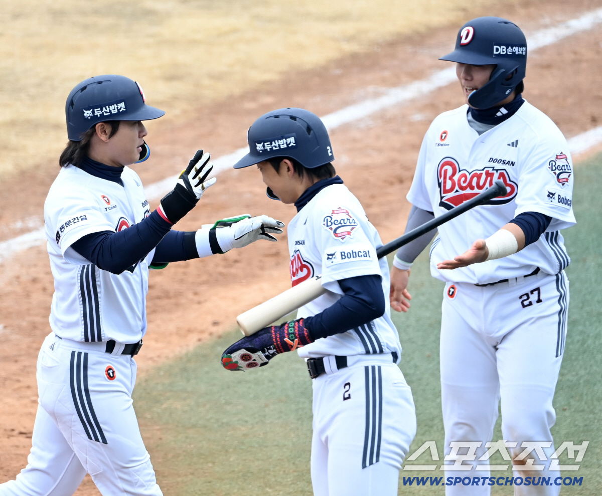 '홈런 대결이야?' 정수빈 투런포에 웃음 짓던 박찬호, 스리런포로 '나도…