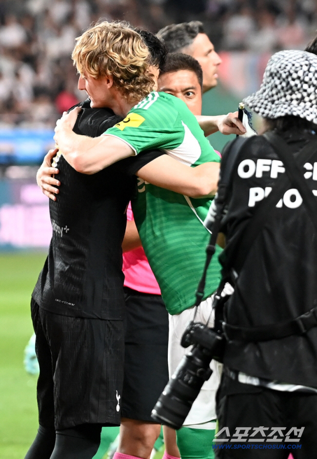 시어러, 루니 '전설' 향해 "완전 헛소리" 강력 비난…억울한 25살 '…