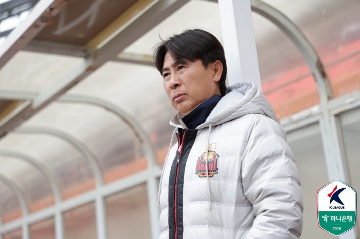 [현장에서]"욕 많이 드신 감독님을 위해 더 잘하고 싶었다" 김기동 애제…