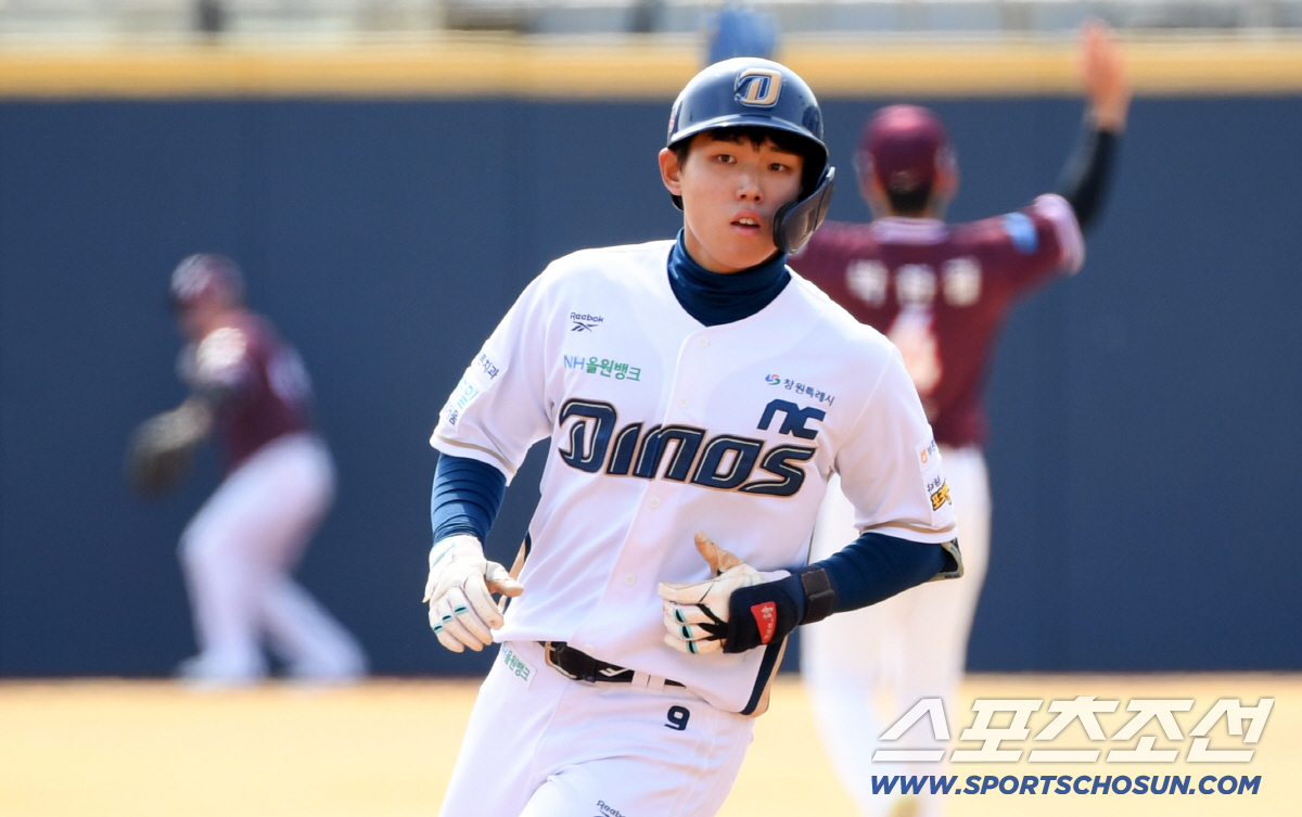 '고졸 루키 맞아?' NC 신재인, 이틀 연속 리드오프 초구 공략...바…