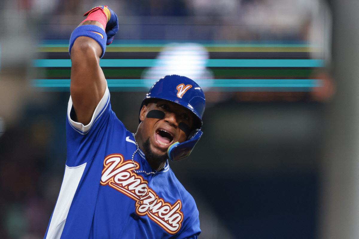 '일본 사상 최초' WBC 광속 탈락에 오열! '오타니는 함박웃음'…역사…