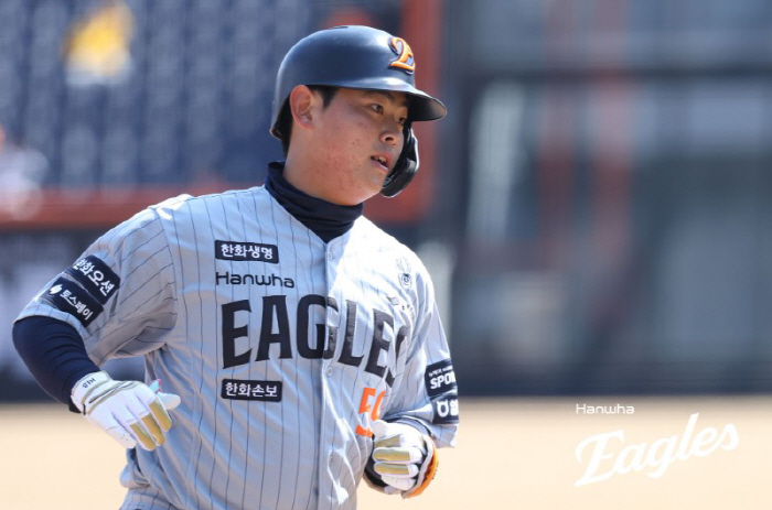 4연타석 홈런 괜히 쳤겠나! 첫 홈런→연타석포 '1위 등극',…'우승 포…