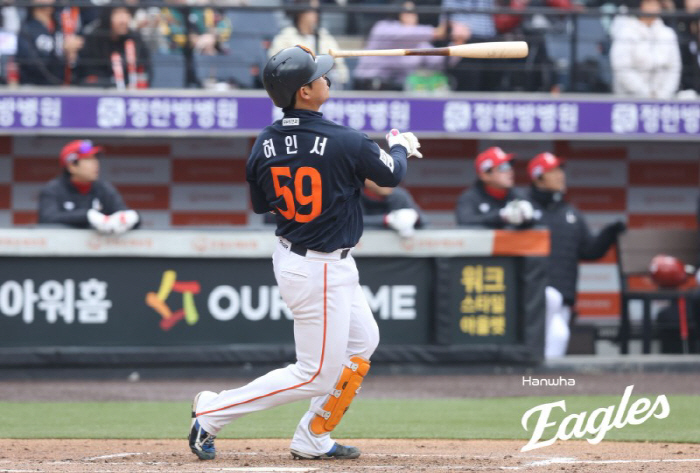 4연타석 홈런 괜히 쳤겠나! 첫 홈런→연타석포 '1위 등극',…'우승 포…