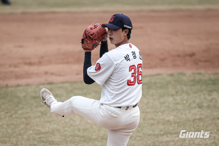 "술? 4년간 입에도 안댔죠" 150㎞ 쾅! 신인인데 롯데 개막엔트리 유…