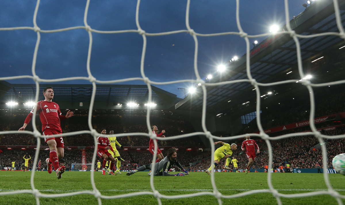 '손없히왕, 손흥민이 없으면 히샬리송이 왕' 토트넘의 '한 줄기 빛'…투…