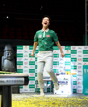막 내린 월드챔피언십, PBA는 '신예'-LPBA는 '여제'가 웃었다