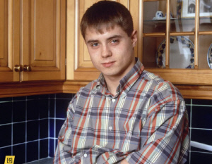 유명 배우, 10대 소녀 성폭행 혐의 구속→교도소서 사망…향년 54세