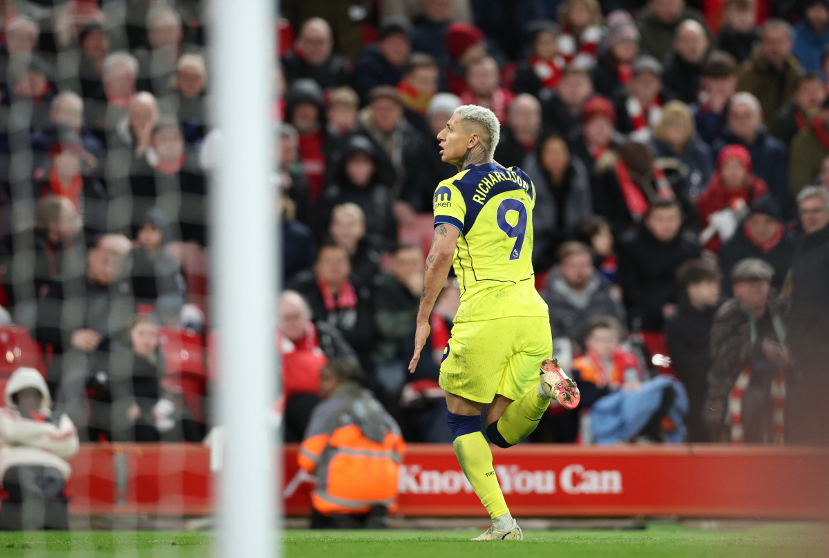 '손없히왕' 맞다! 리버풀 상대 '극장골' 히샬리송, EPL 100호 공…