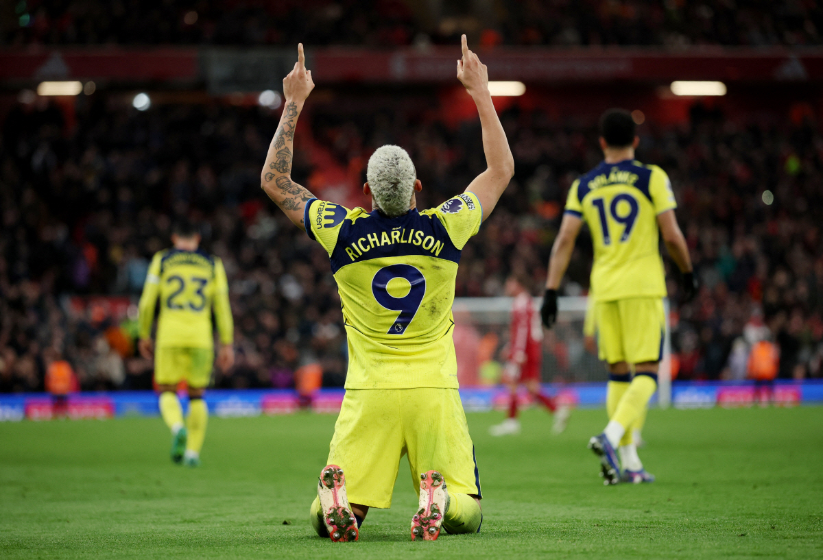 '루니 시어러 체면 제대로 구겼다' 히샬리송의 극장골 폭발! 토트넘 리버…