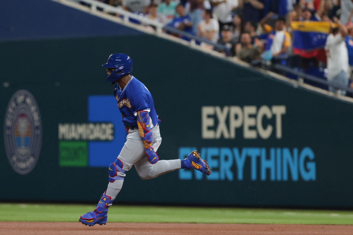 "스시 먹었어!" 베네수엘라 승리 안긴 김하성 동료 찰진 챈트…WBC 탈…