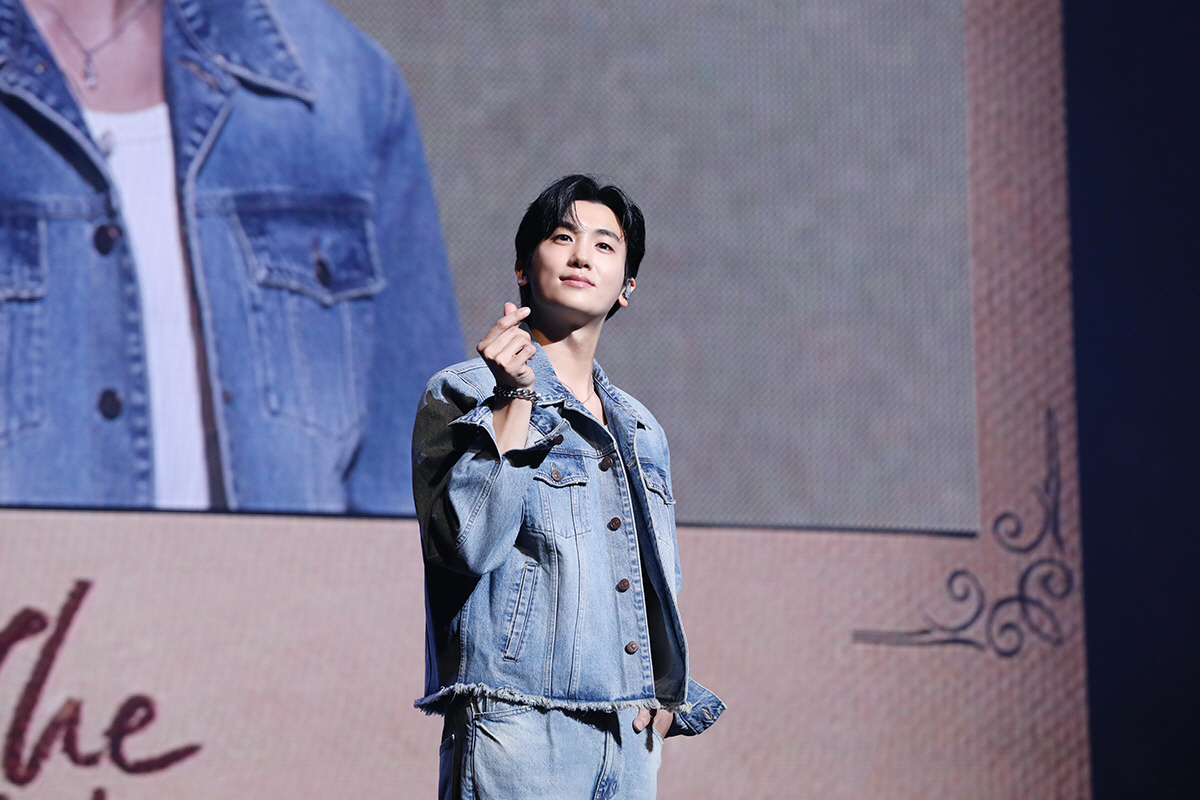 '글로벌 인기 굳건' 박형식, 열도 또 울렸다..뜨거운 열기 속 日팬미팅…