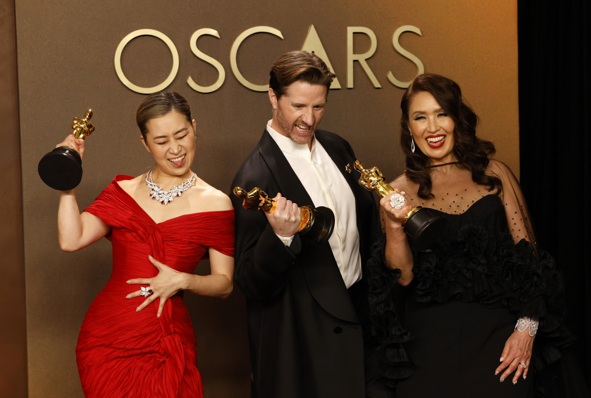 [98회 아카데미] '"응원봉 든 디카프리오라니"…'케데헌', 2관왕으로…