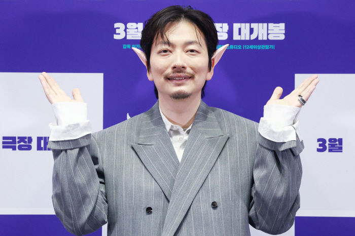 [인터뷰②] '메소드연기' 이동휘 "소속사 대표 이제훈, '알계인' 분장 활동 허락해 줘 감사"