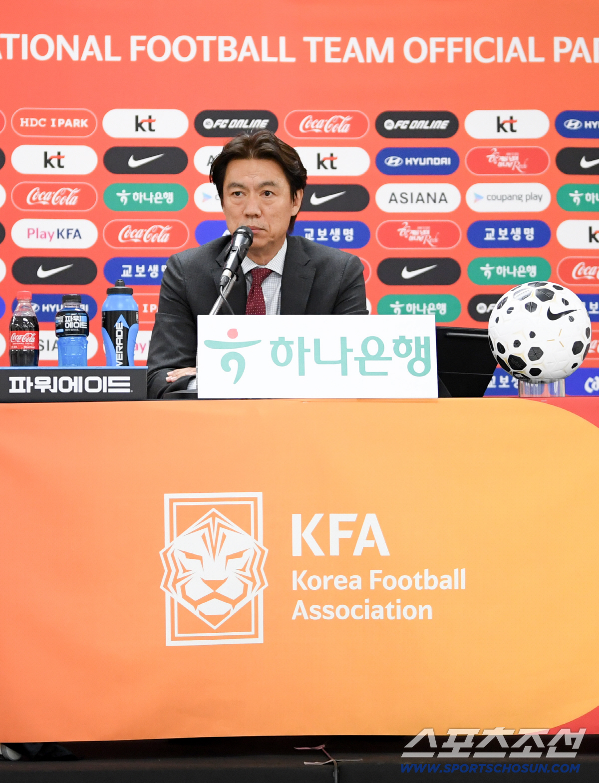 '3월 명단=최종 엔트리' 선 그은 홍명보 감독 "대표팀 문 아직 열려 …