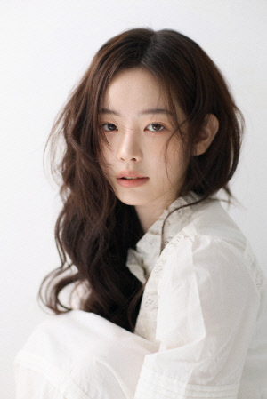 설지원, 블러썸엔터 전속계약 체결…손창민 한솥밥