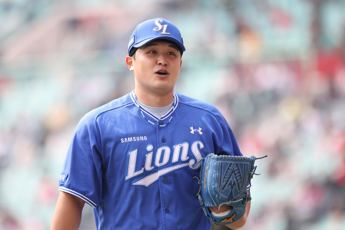 "애착인형, 언제오는지 찾아봤다" '5이닝 49구' 진짜 1선발급 위력 …