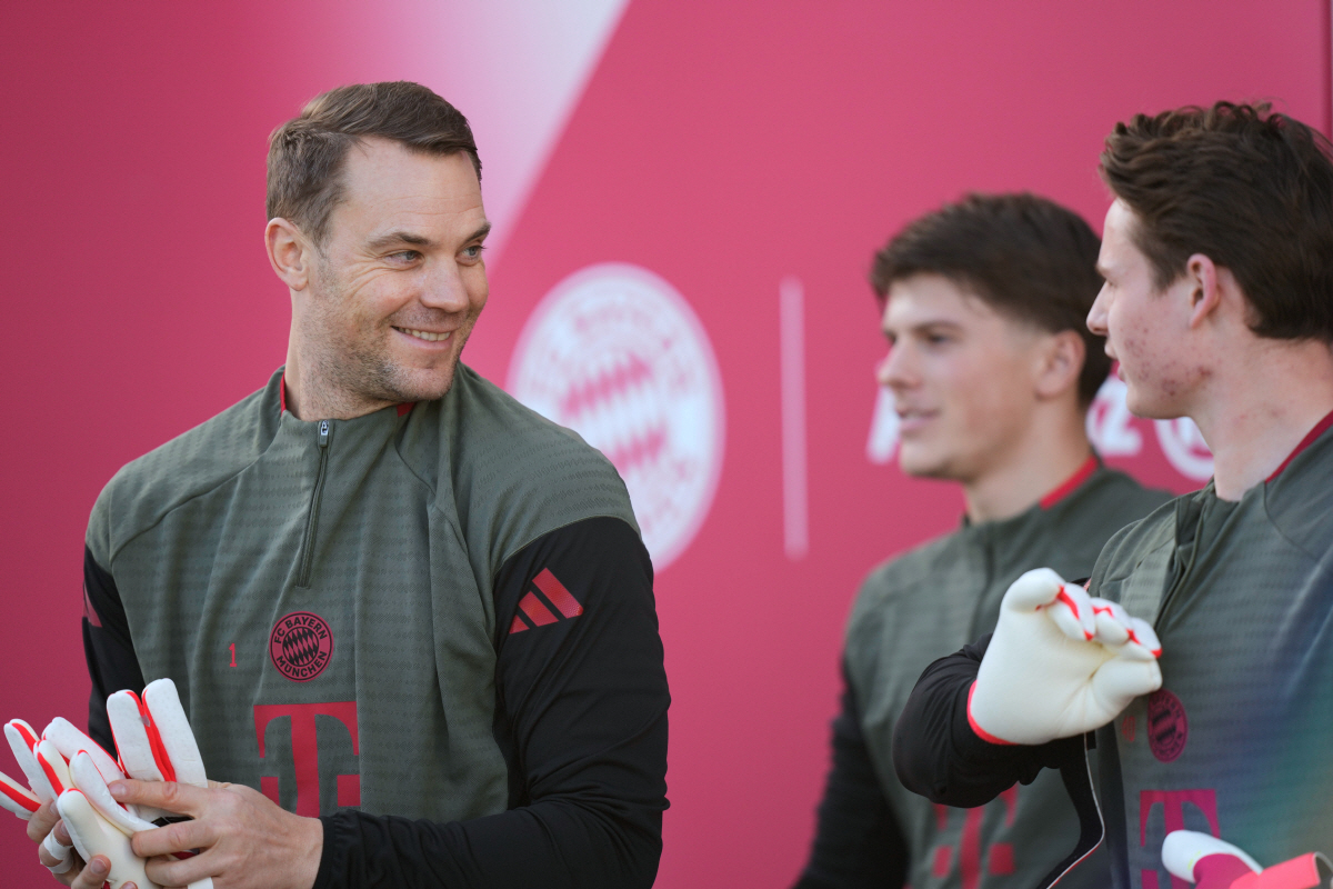 '맙소사!' 김민재가 골키퍼 장갑 껴야 할 판, 뮌헨 1~4번 골키퍼 모…