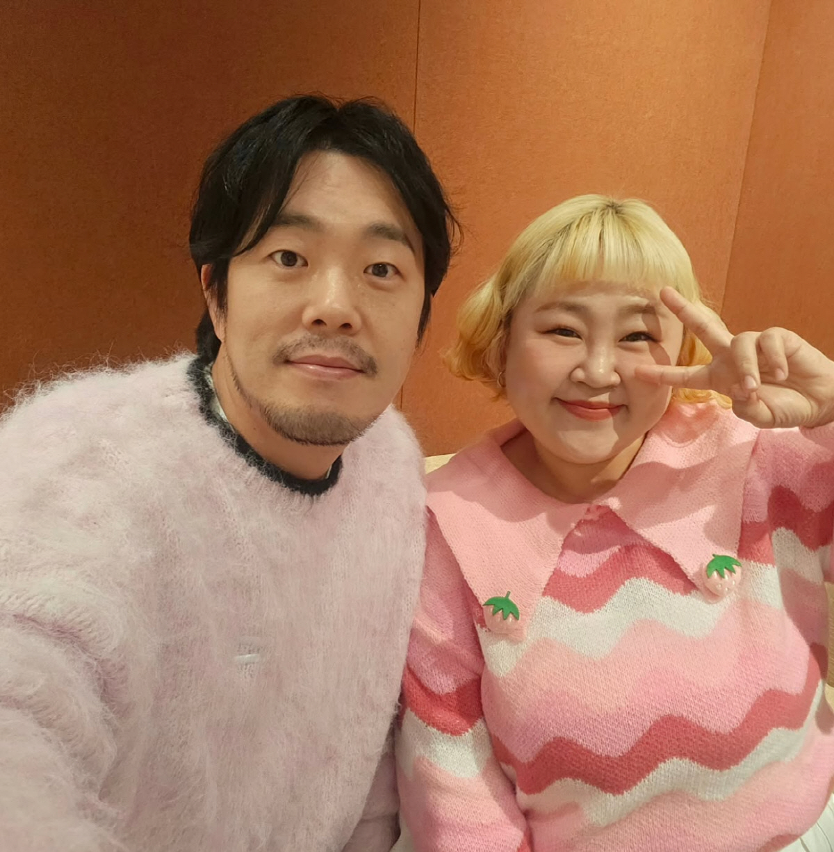 '김민기♥' 홍윤화, 40kg 감량하더니..과감한 잠옷 차림, 홀쭉 비주…