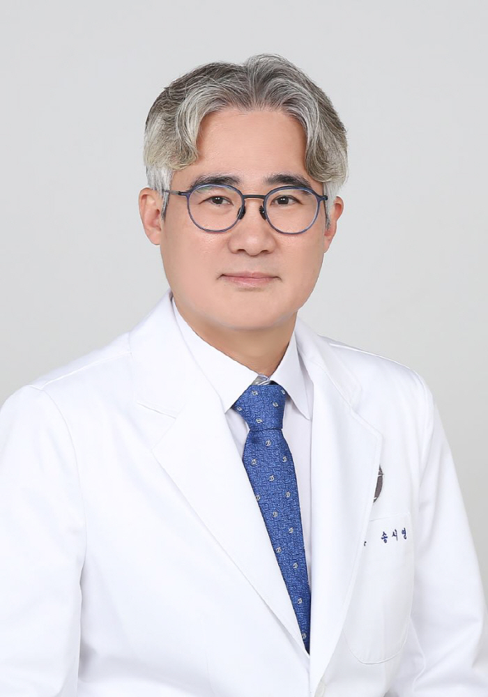 AI의 의료정보 믿어도 될까?…챗봇 5종 무릎 인공관절수술 답변 비교연구